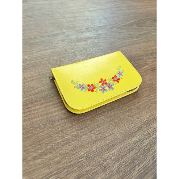 Vintage Griffon Manicure Nail Set Kit Embroidered Leather Austria Yellow AS IS - Picture 2 of 10